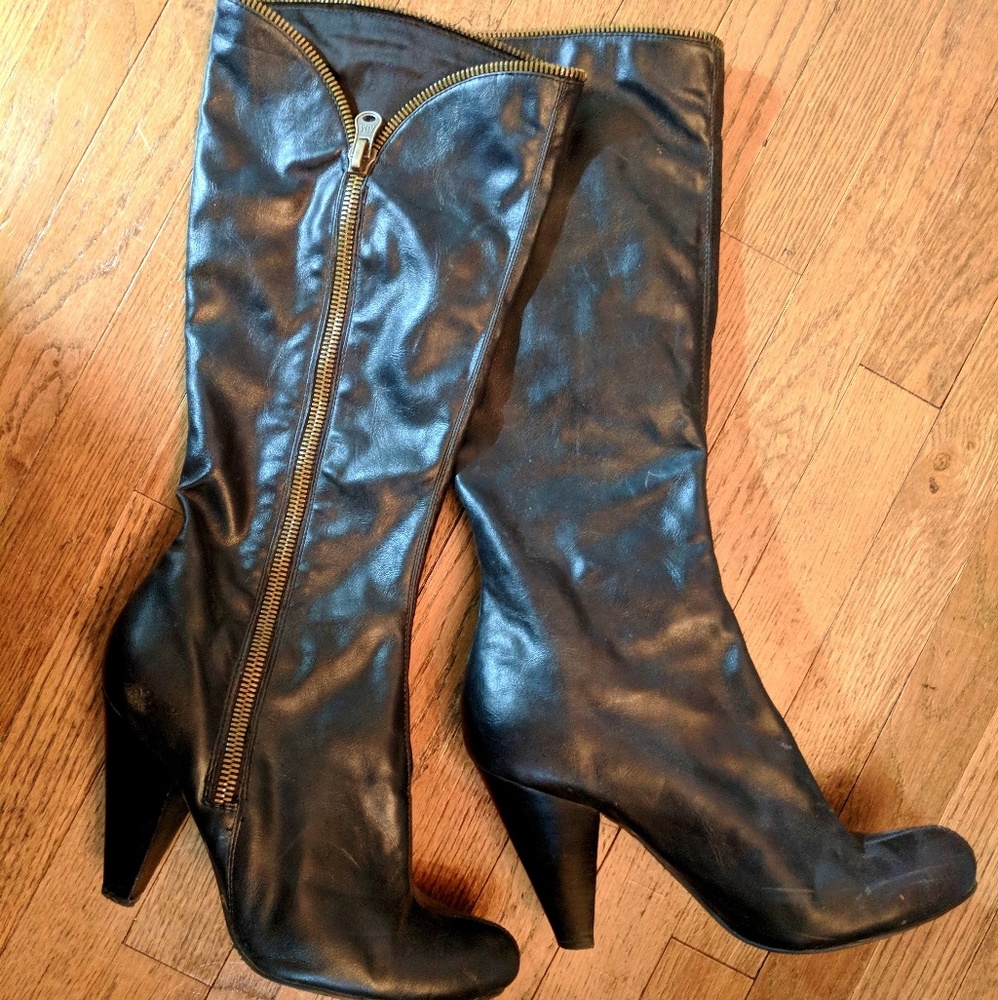 Zip up boots